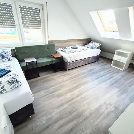 Fmi 9 Accommodation Раунхайм Экстерьер фото